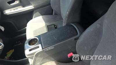 2014 Toyota Prius v Three - zdjęcie 39 z 65 - miniatura