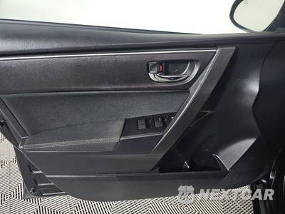 2019 Toyota Corolla LE Sedan - zdjęcie 9 z 26 - miniatura