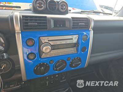 2007 Toyota FJ Cruiser w/Rear Doors - zdjęcie 11 z 36 - miniatura