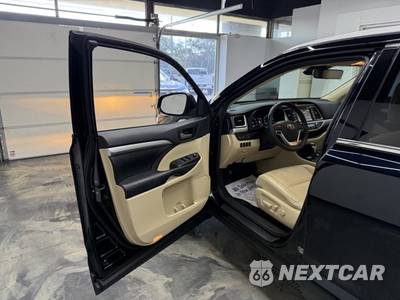 2019 Toyota Highlander XLE - zdjęcie 8 z 29 - miniatura