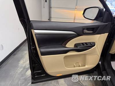 2019 Toyota Highlander XLE - zdjęcie 9 z 29 - miniatura