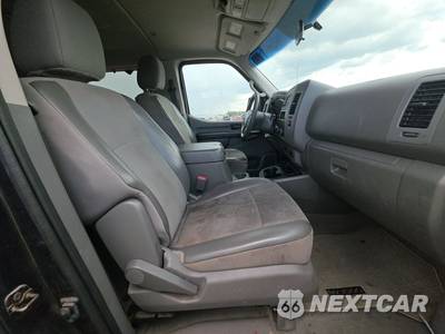 2013 Nissan NV3500 HD Passenger SV 146.1" WB - zdjęcie 8 z 49 - miniatura