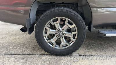 2017 Nissan TITAN XD SL Crew Cab Medium Bed - zdjęcie 13 z 38 - miniatura