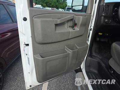 2025 Chevrolet Express 2500 Cargo Van 1WT 135.0" WB - zdjęcie 9 z 34 - miniatura
