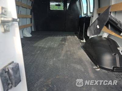 2025 Chevrolet Express 2500 Cargo Van 1WT 135.0" WB - zdjęcie 16 z 34 - miniatura