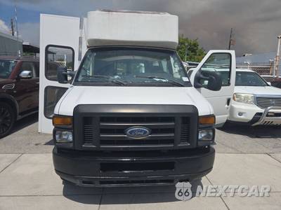 2010 Ford Super Duty E-350 Commercial Cargo Van 138.0" WB - zdjęcie 2 z 16 - miniatura