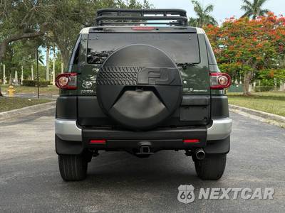 2014 Toyota FJ Cruiser w/Rear Doors - zdjęcie 8 z 86 - miniatura