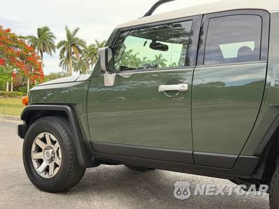 2014 Toyota FJ Cruiser w/Rear Doors - zdjęcie 34 z 86 - miniatura