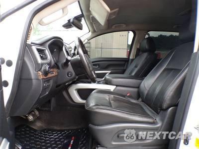 2021 Nissan TITAN SL Crew Cab Short Bed - zdjęcie 10 z 34 - miniatura