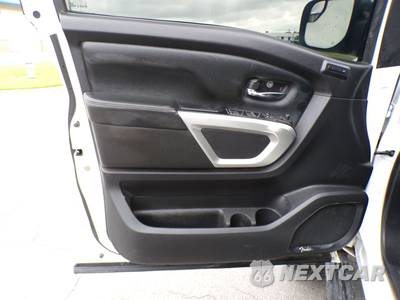 2021 Nissan TITAN SL Crew Cab Short Bed - zdjęcie 11 z 34 - miniatura