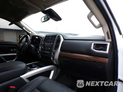 2021 Nissan TITAN SL Crew Cab Short Bed - zdjęcie 16 z 34 - miniatura