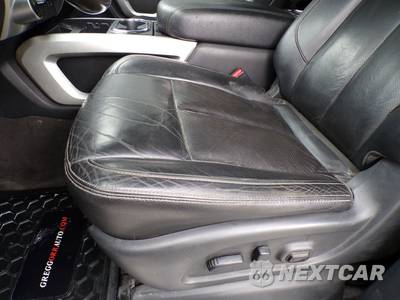 2021 Nissan TITAN SL Crew Cab Short Bed - zdjęcie 23 z 34 - miniatura