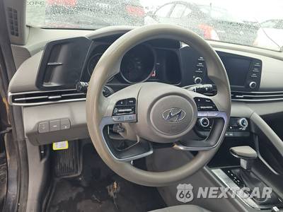 2022 Hyundai Elantra SEL - zdjęcie 10 z 25 - miniatura