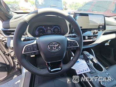 2026 Toyota Highlander XSE - zdjęcie 16 z 26 - miniatura