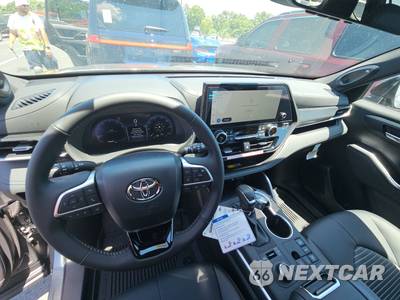 2026 Toyota Highlander XSE - zdjęcie 17 z 26 - miniatura