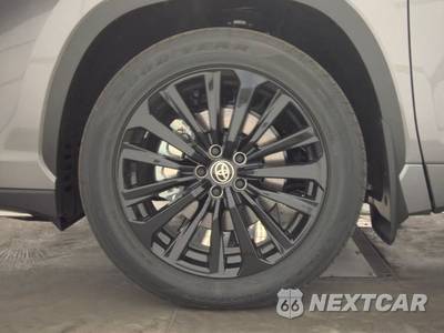 2026 Toyota Highlander XSE - zdjęcie 9 z 26 - miniatura