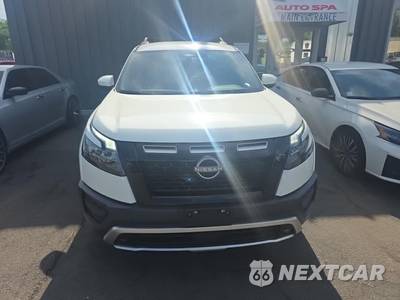 2024 Nissan Pathfinder Rock Creek - zdjęcie 2 z 22 - miniatura