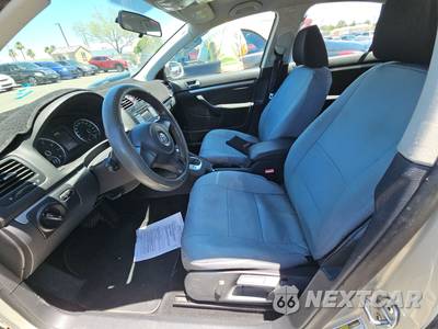 2010 Volkswagen Jetta Sedan S - zdjęcie 7 z 17 - miniatura