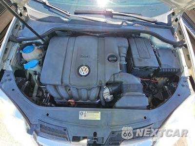 2010 Volkswagen Jetta Sedan S - zdjęcie 15 z 17 - miniatura
