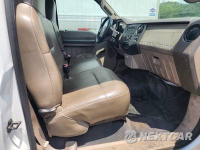 2008 Ford Super Duty F-350 Cab Chassis XL Regular Cab DRW - zdjęcie 8 z 24 - miniatura