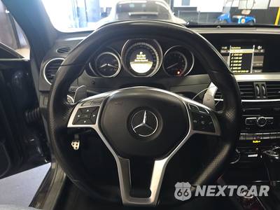 2012 Mercedes-Benz AMG C 63 Coupe - zdjęcie 10 z 29 - miniatura