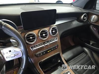 2020 Mercedes-Benz AMG GLC 43 4MATIC - zdjęcie 11 z 31 - miniatura