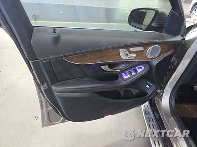 2020 Mercedes-Benz AMG GLC 43 4MATIC - zdjęcie 9 z 31 - miniatura