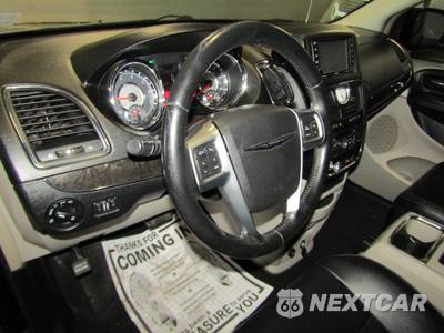 2012 Chrysler Town & Country Touring 121.2" WB - zdjęcie 8 z 20 - miniatura