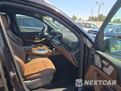 2025 Mercedes-Benz GLS 450 4MATIC - zdjęcie 8 z 20 - miniatura