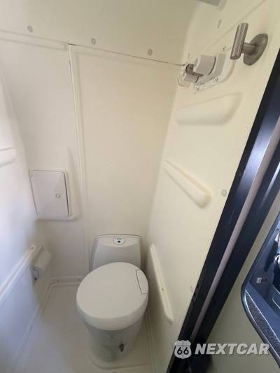 2017 Mercedes-Benz Sprinter 2500 Cargo Van Standard Roof 144.3" WB - zdjęcie 12 z 23 - miniatura
