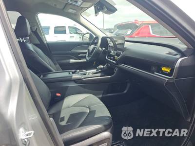 2026 Toyota Grand Highlander XLE - zdjęcie 8 z 17 - miniatura