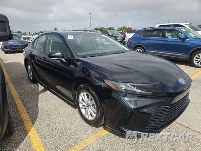 2025 Toyota Camry LE - zdjęcie 3 z 17 - miniatura