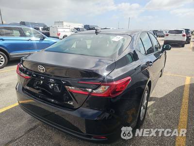 2025 Toyota Camry LE - zdjęcie 4 z 17 - miniatura