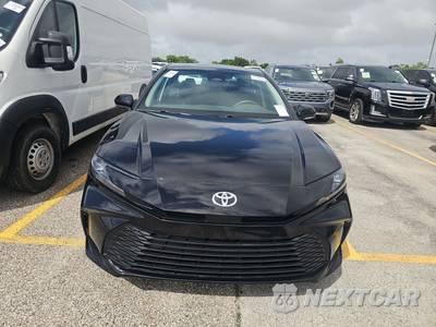 2025 Toyota Camry LE - zdjęcie 2 z 17 - miniatura