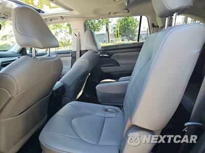 2022 Toyota Highlander XLE - zdjęcie 13 z 34 - miniatura