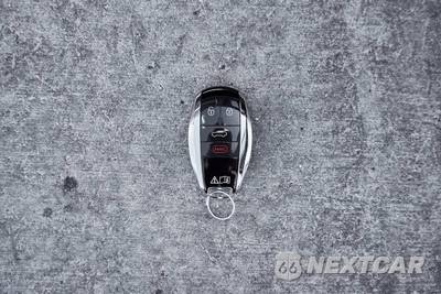 2017 Bentley Bentayga W12 - zdjęcie 75 z 75 - miniatura