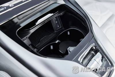 2026 Mercedes-Benz Maybach SL 680 Monogram Series - zdjęcie 67 z 79 - miniatura