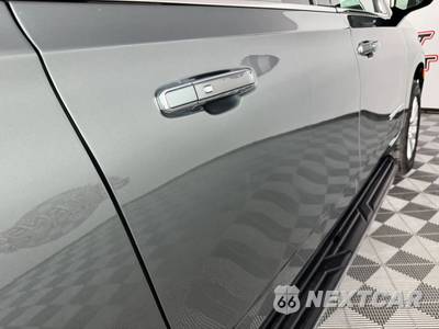 2023 Chevrolet Suburban Premier 1LZ - zdjęcie 31 z 50 - miniatura