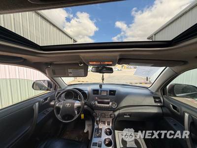 2012 Toyota Highlander SE - zdjęcie 21 z 44 - miniatura