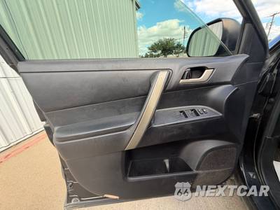 2012 Toyota Highlander SE - zdjęcie 25 z 44 - miniatura