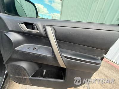 2012 Toyota Highlander SE - zdjęcie 29 z 44 - miniatura