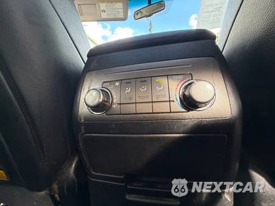 2012 Toyota Highlander SE - zdjęcie 30 z 44 - miniatura