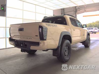 2017 Toyota Tacoma TRD Off-Road Crew Cab Medium Bed - zdjęcie 4 z 23 - miniatura