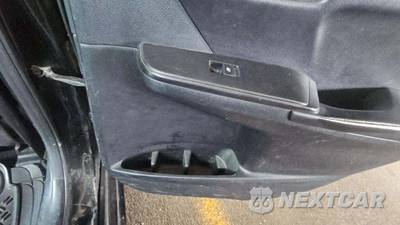 2016 Toyota Camry LE - zdjęcie 68 z 73 - miniatura
