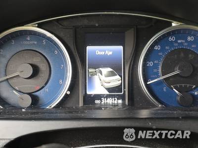 2016 Toyota Camry LE - zdjęcie 12 z 73 - miniatura