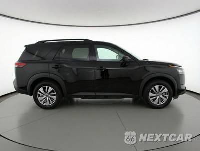 2025 Nissan Pathfinder SV - zdjęcie 8 z 12 - miniatura