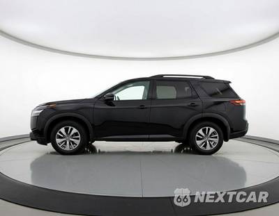 2025 Nissan Pathfinder SV - zdjęcie 4 z 12 - miniatura