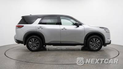 2025 Nissan Pathfinder SV - zdjęcie 8 z 12 - miniatura