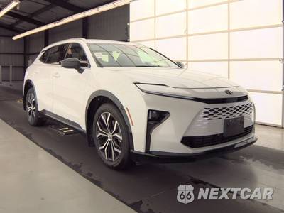 2025 Toyota Crown Signia XLE - zdjęcie 3 z 30 - miniatura