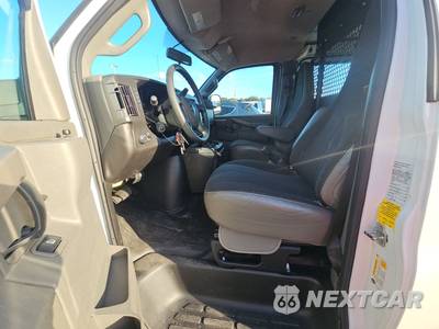 2025 GMC Savana 2500 Cargo Van 1WT 135.0" WB - zdjęcie 7 z 26 - miniatura